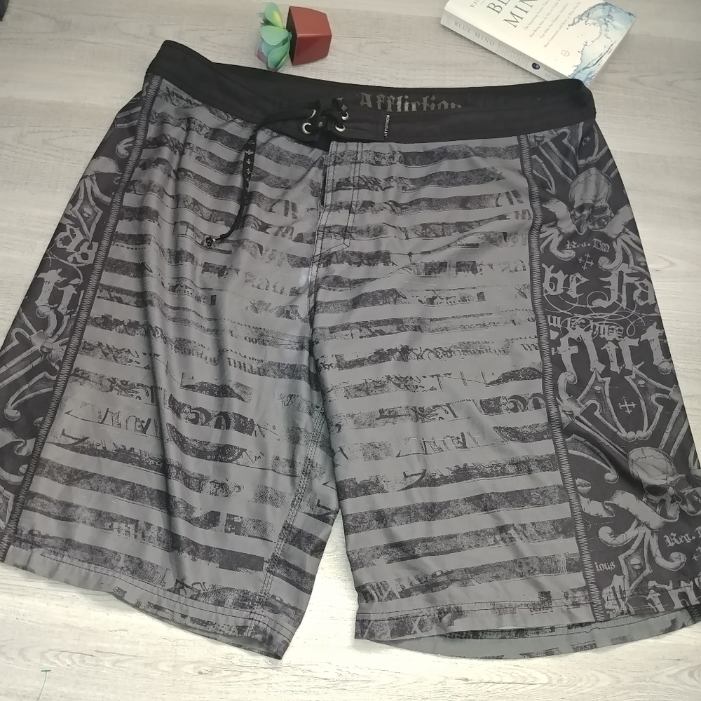 Affliction • Y2k Mens Beach Summer Grey Black Swim Trunks Skulls Fleur de Lis 42